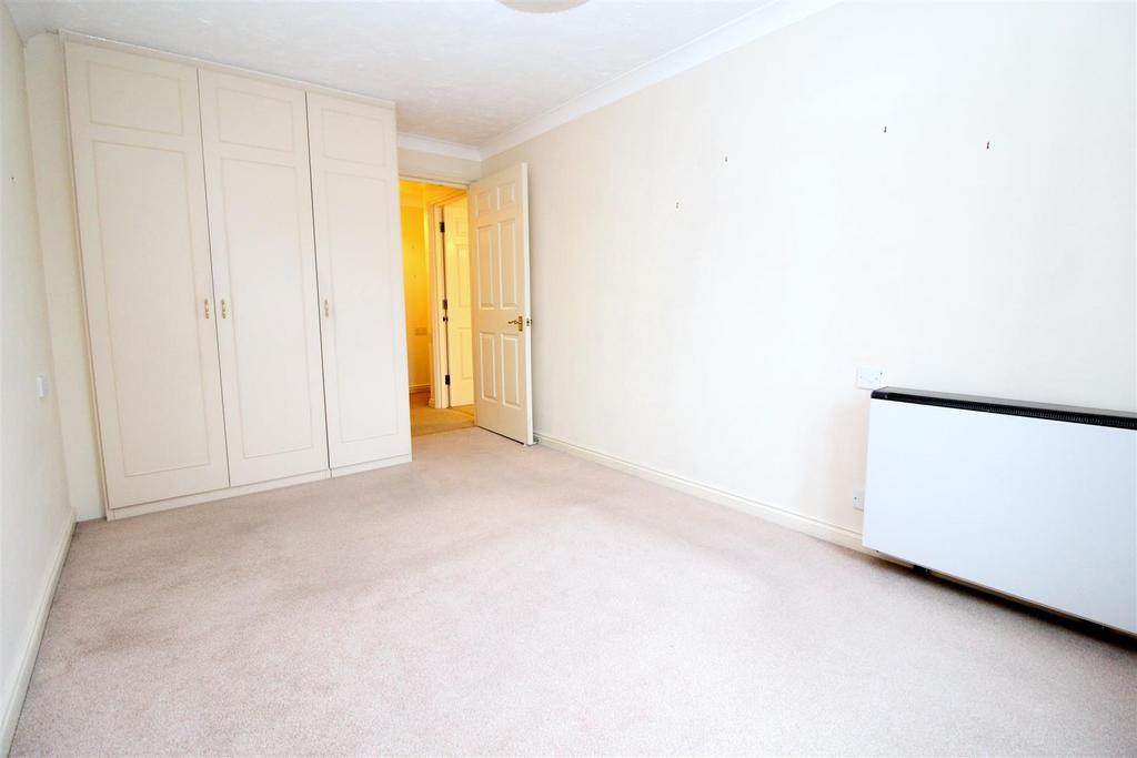 Bedroom - 1.JPG