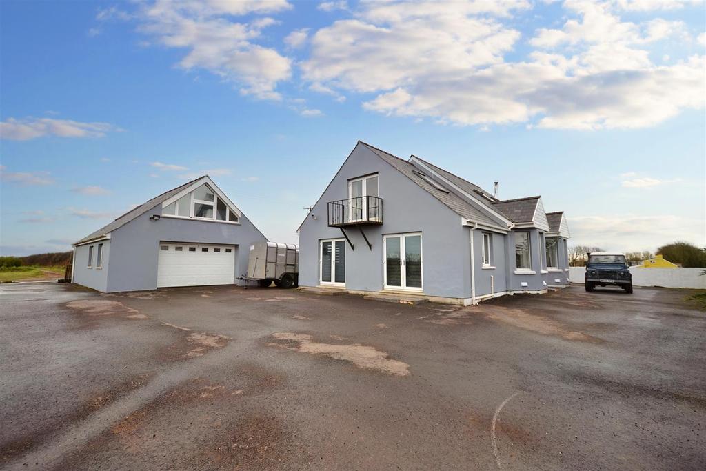 Waterston Road, Milford Haven 4 bed property with land £520,000
