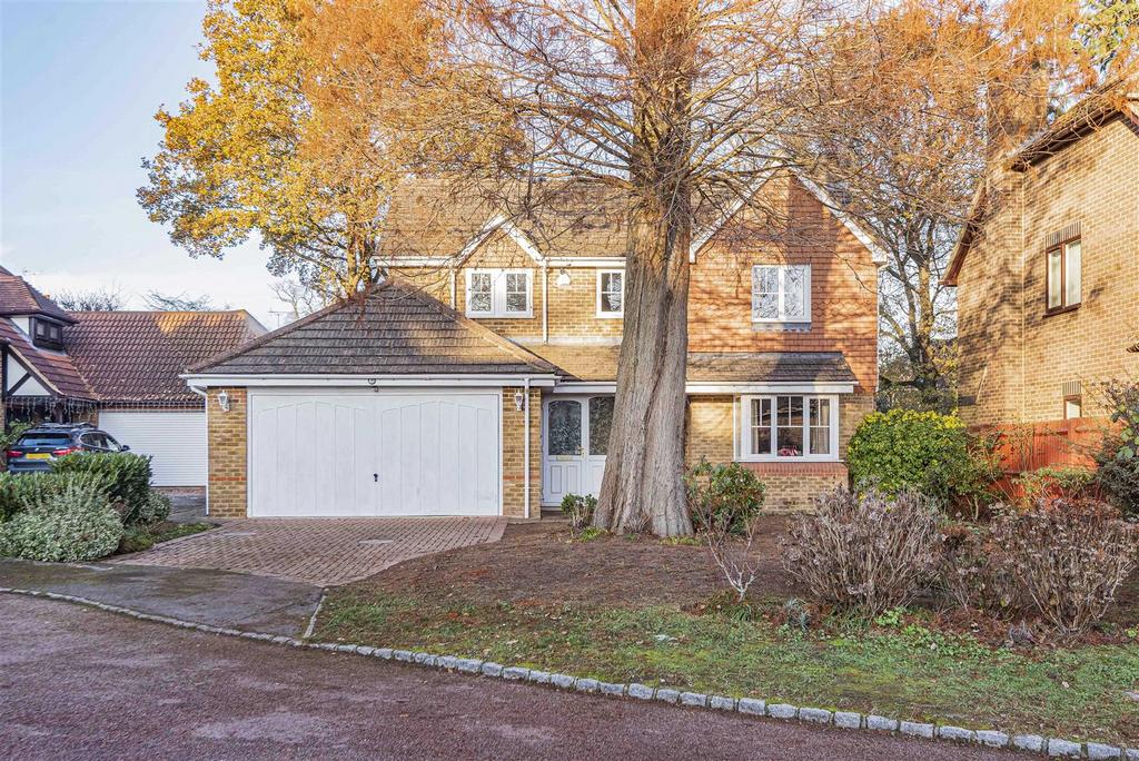 Innings Lane, Warfield, Bracknell 4 bed detached house £725,000
