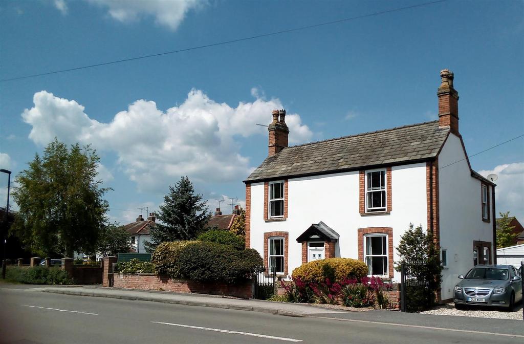 Newark Road, Coddington 3 bed detached house for sale £360,000