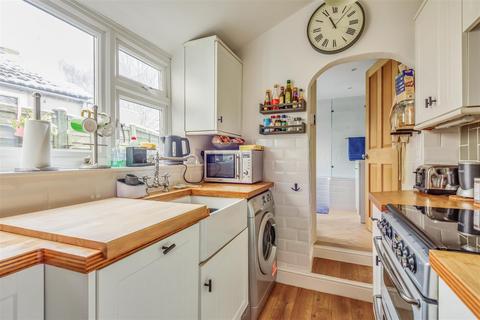 2 bedroom terraced house for sale, Addison Road, London