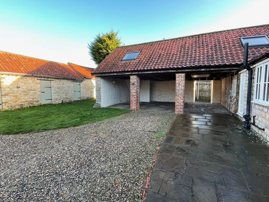 Main Street, Wombleton 3 bed detached house £850 pcm (£196 pw)