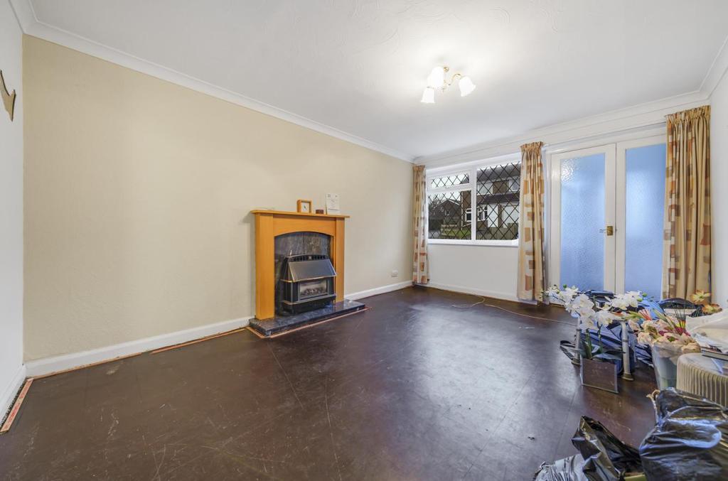 Kenworthy Gardens, Leeds 3 bed semidetached house £255,000