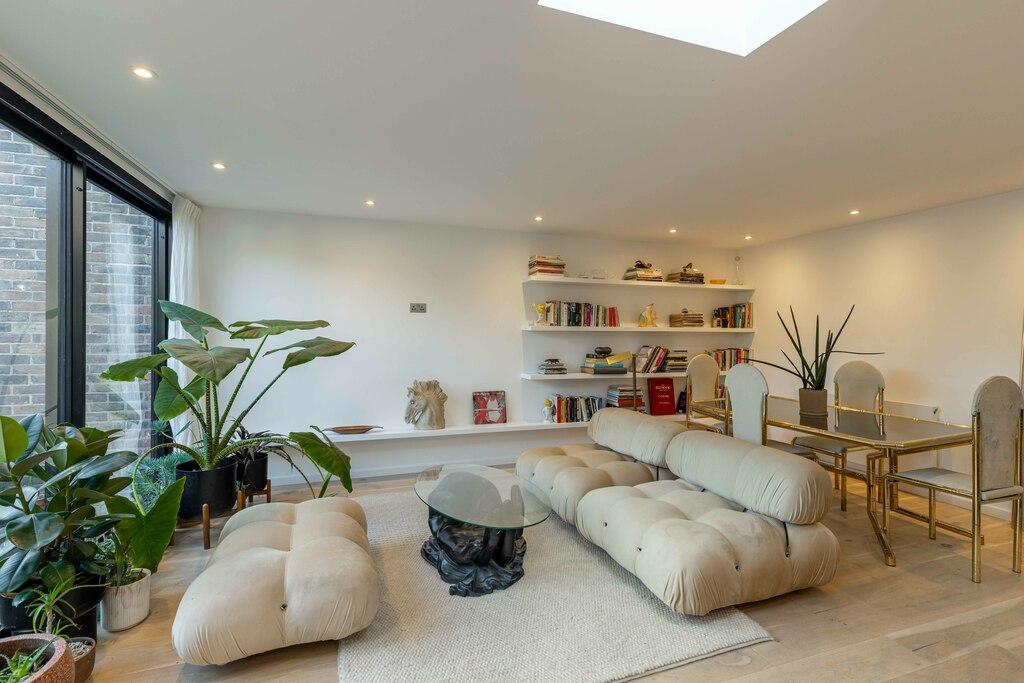 Brinkworth Way, Hackney Wick, E9 2 bed property £6,067 pcm (£1,400 pw)