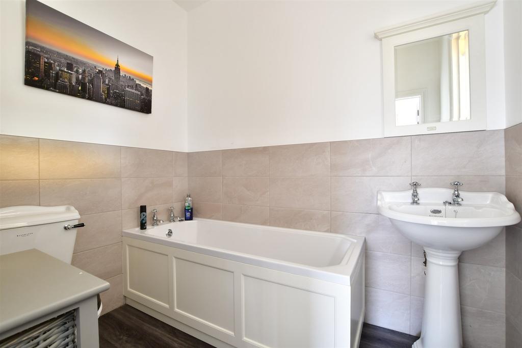 En-Suite Bathroom