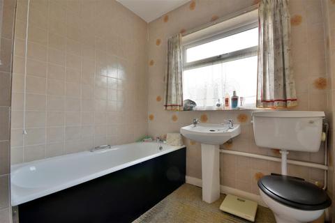36 Hillside Grove, Chelmsford, CM2 9DA