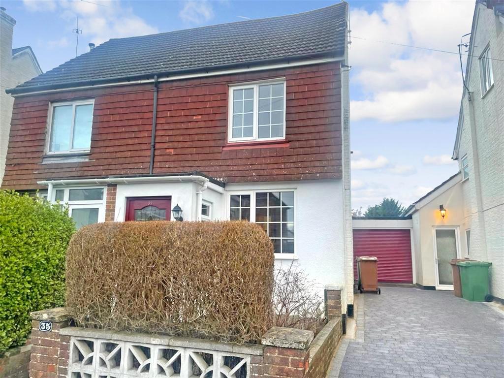 Church Road, Pembury, Tunbridge Wells, Kent 2 bed semidetached house