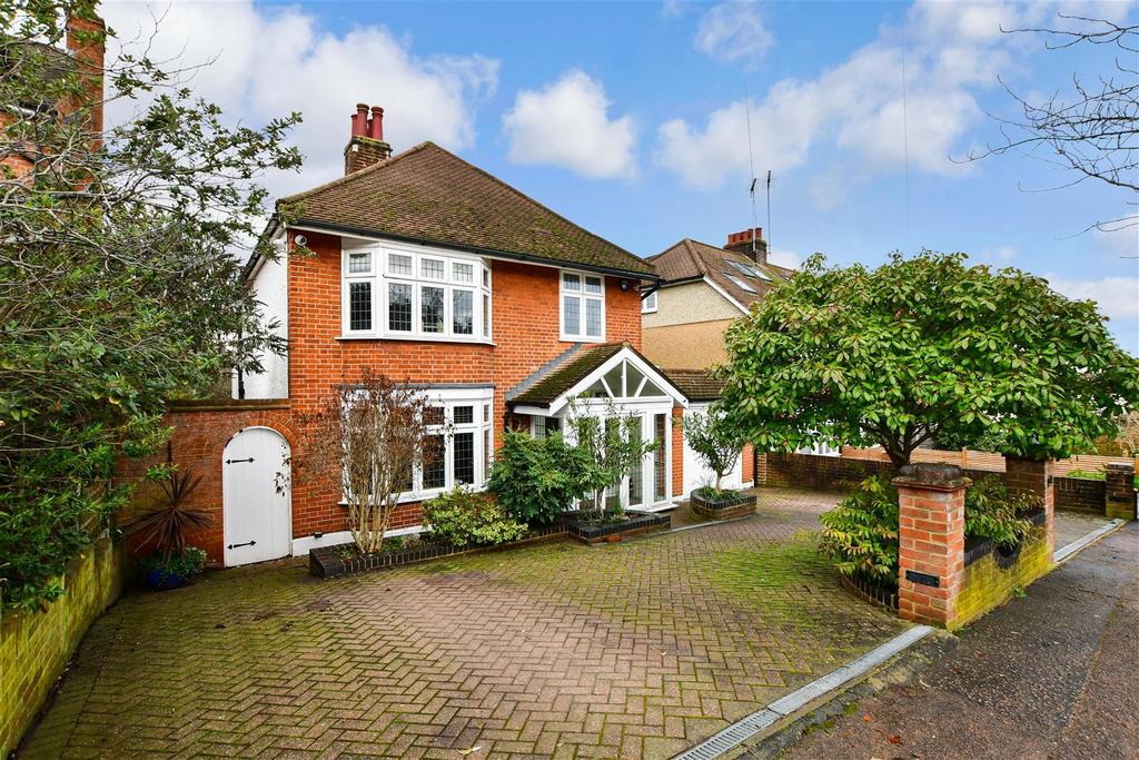 Blackacre Road, Theydon Bois, Essex 4 bed detached house - £1,250,000