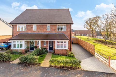 46 Consort Drive, Leatherhead, KT22 0AS