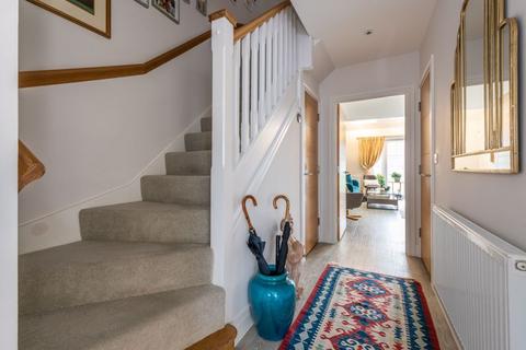 46 Consort Drive, Leatherhead, KT22 0AS