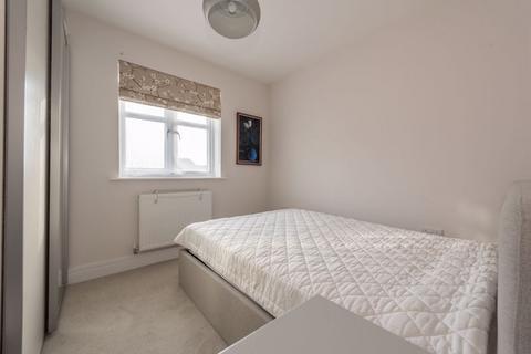 46 Consort Drive, Leatherhead, KT22 0AS