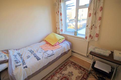 62 Stanley Avenue, Greenford, UB6 8NP