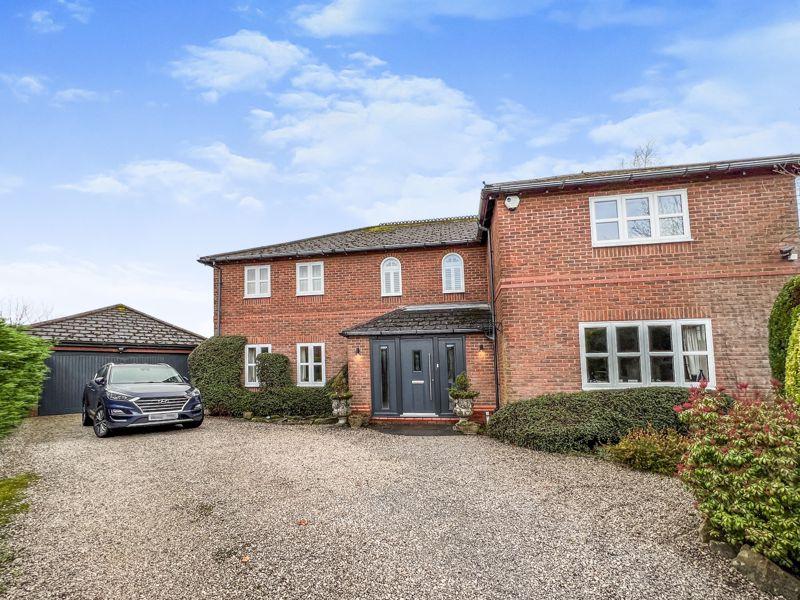 Crowndale, Edgworth, BL7 Wonderful Family Home, No Chain 5 bed detached