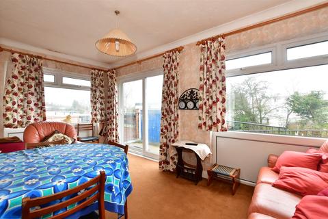 2 bedroom semi-detached bungalow for sale - Caterham Avenue, Ilford, Essex