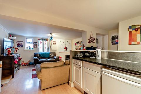 29 Edwin Street, Gravesend, DA12 1EL