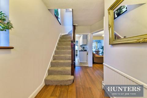 28 Dunster Avenue, Morden, SM4 4LE