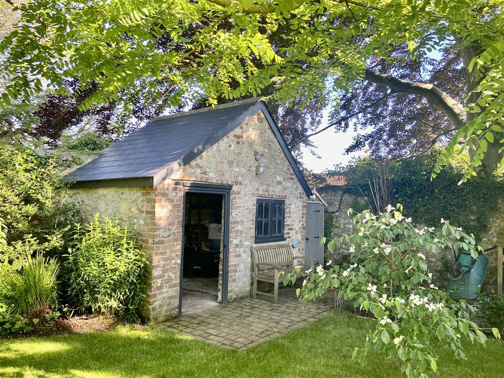 Garden storage in the summer