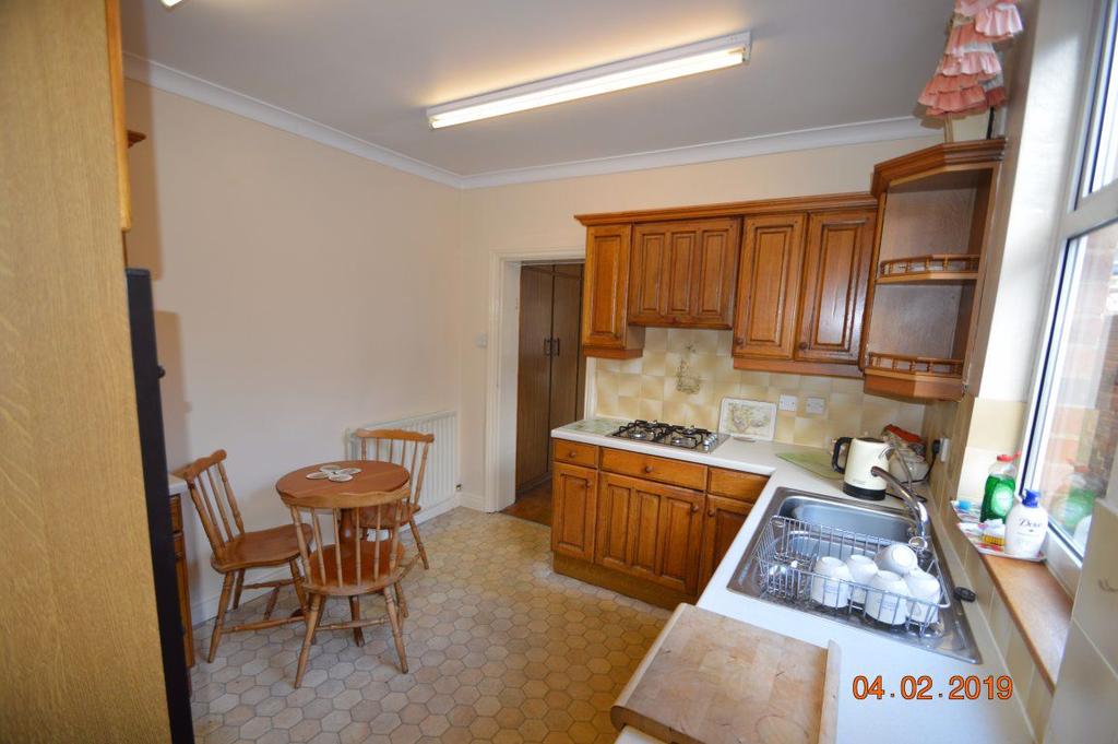 Arch Hill Street, Netherton 3 bed semidetached house £750 pcm (£173 pw)