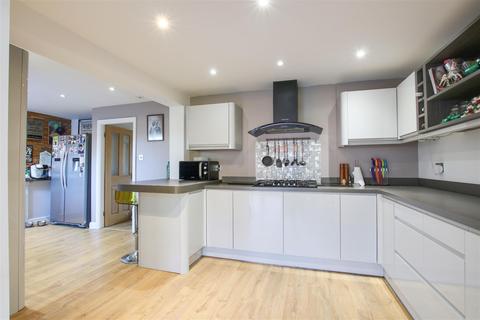 73 Nodes Drive, Stevenage, SG2 8AH