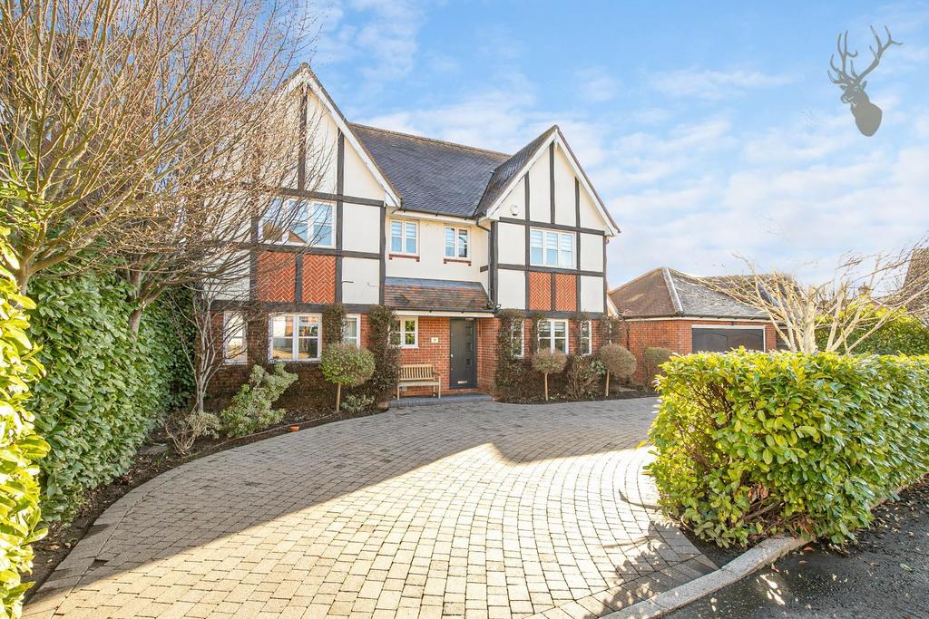 Harvest Lane, Loughton 6 bed detached house for sale £1,500,000