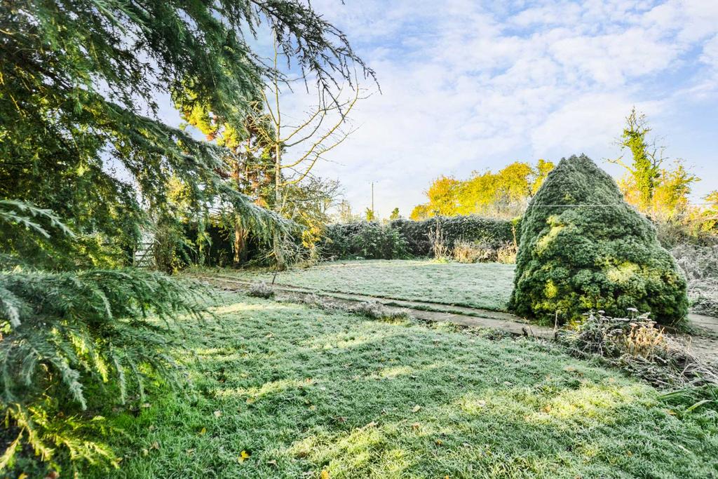 Tibberton, Gloucestershire 5 bed detached house £600,000