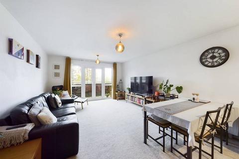 2 bedroom ground floor flat for sale - The Piazza, Jim Driscoll Way, Cardiff Bay, Cardiff. CF11