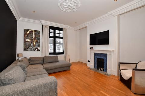 19b Worple Road, Epsom, KT18 5EP