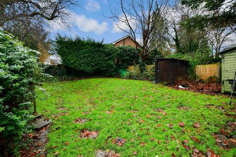19b Worple Road, Epsom, KT18 5EP