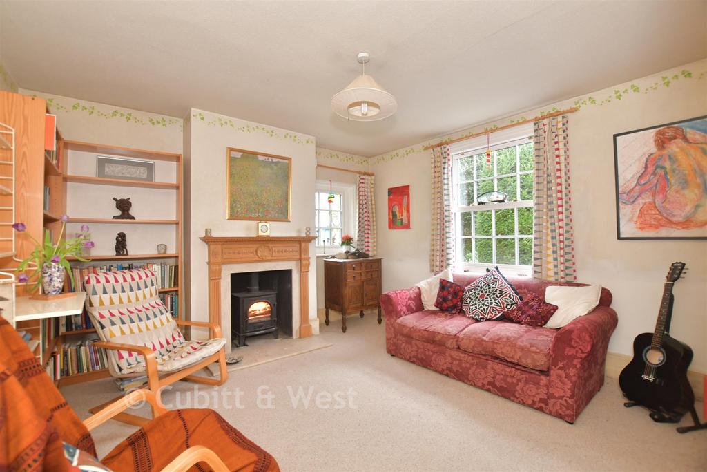 Dining Room/ Bedroom 4