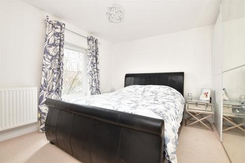 131 Kingston Road, Leatherhead, KT22 7NT