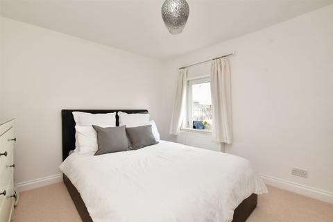 131 Kingston Road, Leatherhead, KT22 7NT
