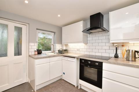 131 Kingston Road, Leatherhead, KT22 7NT