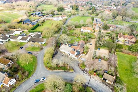 9 Bowling Leys, Middleton, Milton Keynes, MK10 9BD