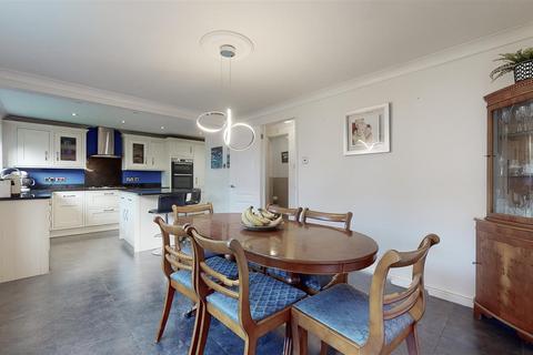 9 Bowling Leys, Middleton, Milton Keynes, MK10 9BD