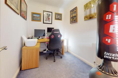 9 Bowling Leys, Middleton, Milton Keynes, MK10 9BD