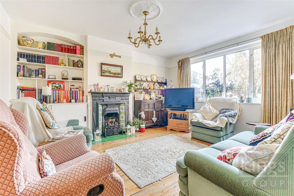 Chalfont Road, Edmonton, N9 3 bed semidetached house £500,000