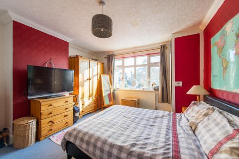 14 Oaklands Close, Bexleyheath, DA6 7AP