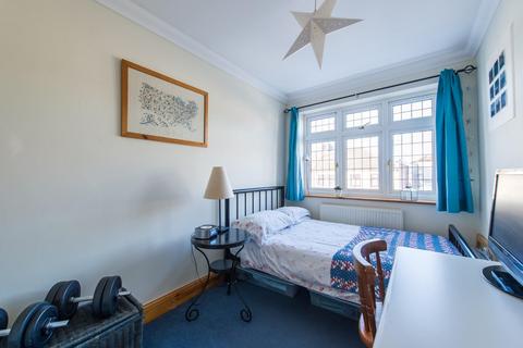 14 Oaklands Close, Bexleyheath, DA6 7AP