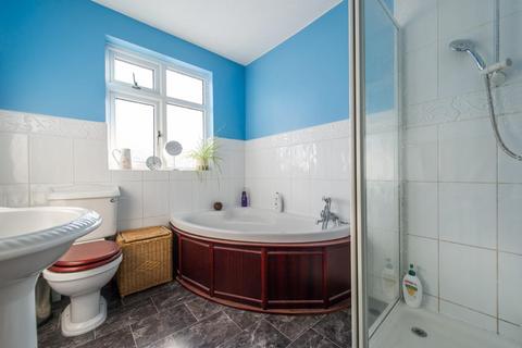 14 Oaklands Close, Bexleyheath, DA6 7AP