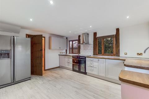 Ivy Barn Beauchamp Lane, Callow End, Worcester, WR2 4UG