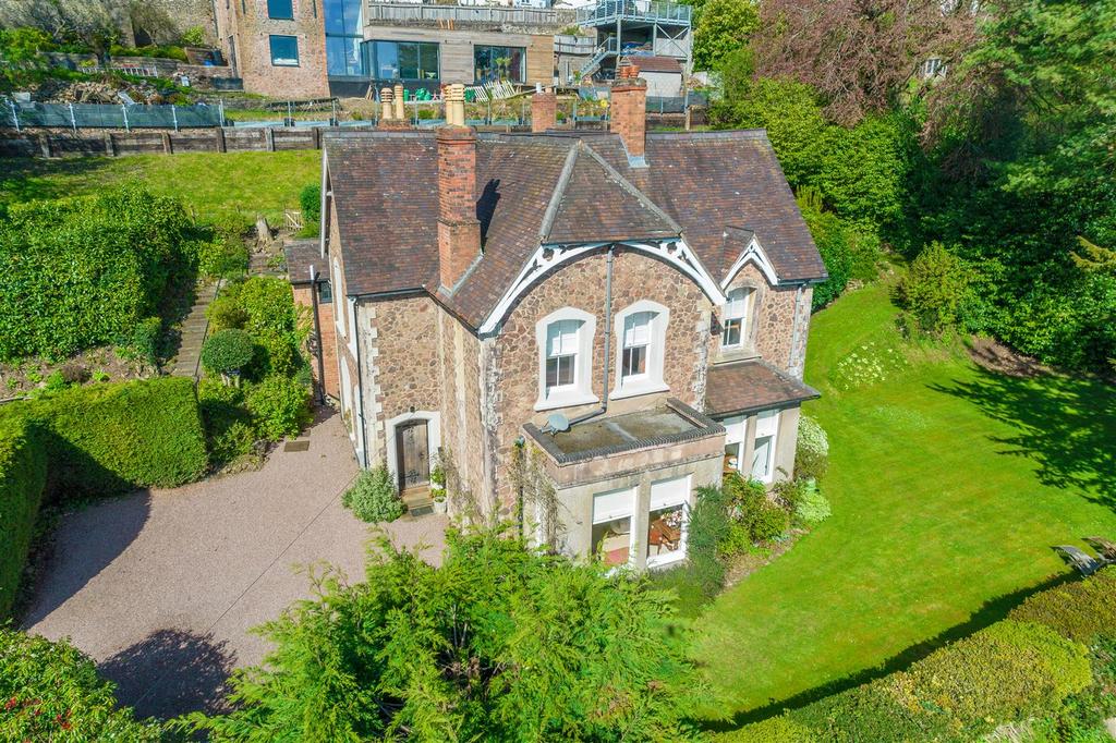 Wells Road, Malvern 5 bed detached house for sale £925,000