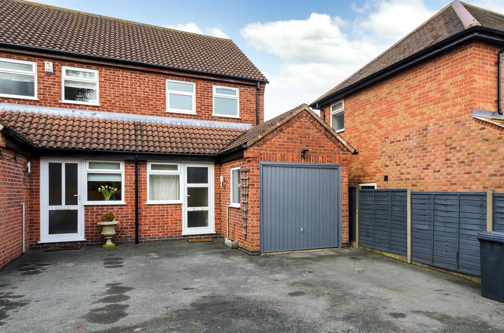 Britannia Road, Burbage, Hinckley 2 bed semidetached house for sale