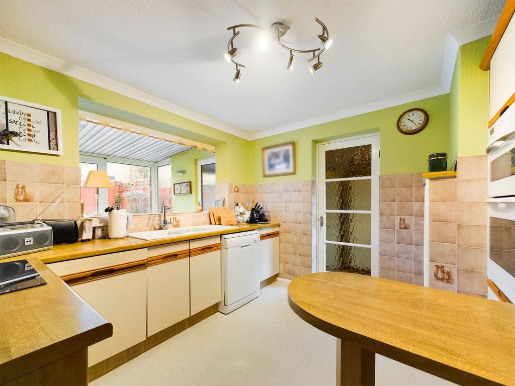 Milverton Crescent, Abington Vale... 4 bed detached house £375,000