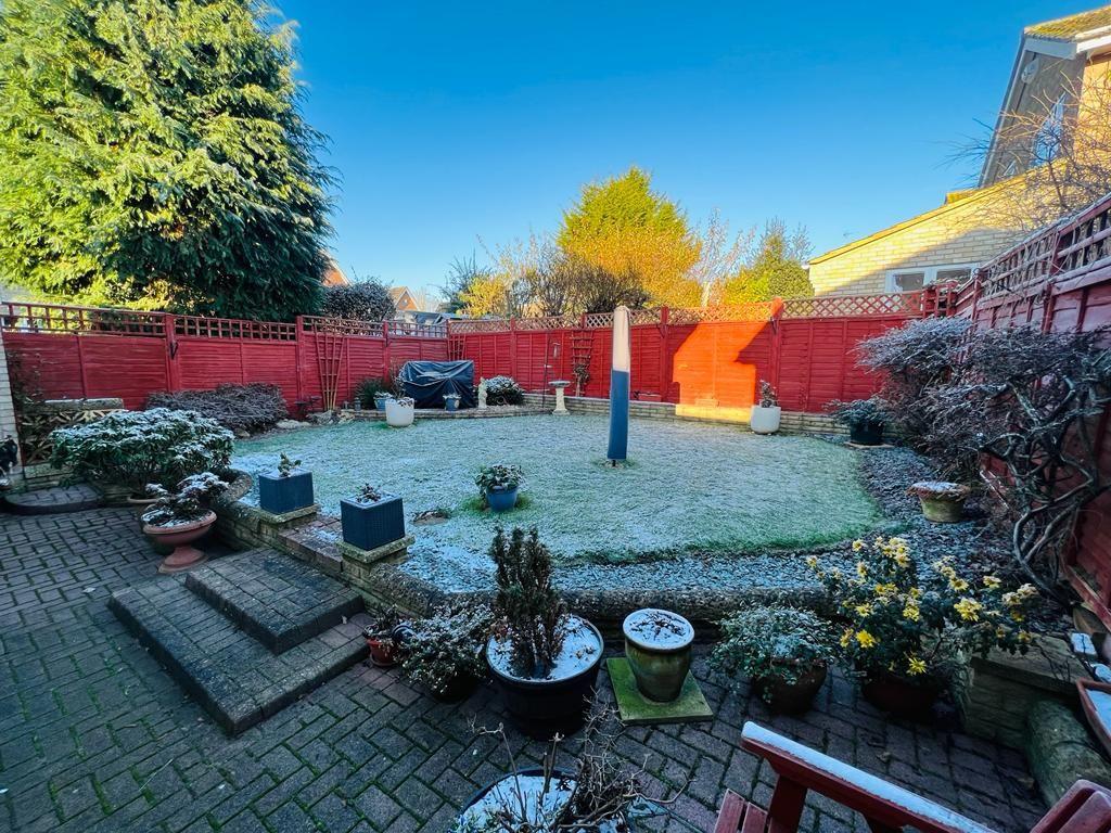 Milverton Crescent, Abington Vale... 4 bed detached house £375,000