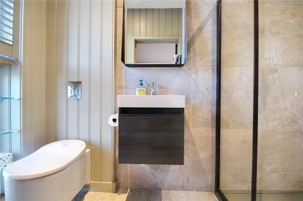 En-Suite 1