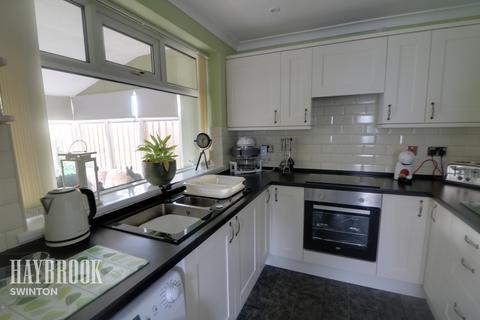 2 Thurnscoe Road, Bolton Upon Dearne, Rotherham, S63 8AG