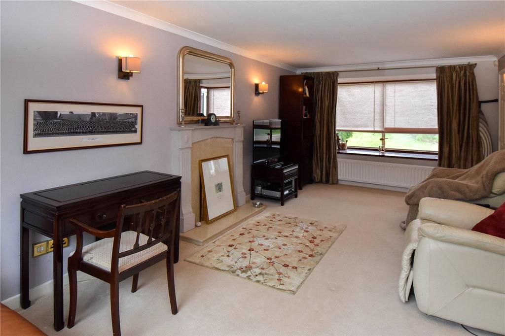 Compton Close Southcrest, Redditch, Worcestershire, B98 4 bed detached