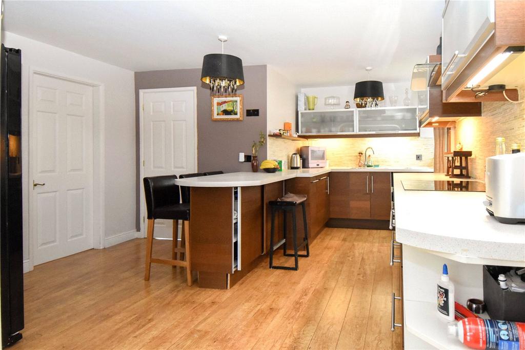 Compton Close Southcrest, Redditch, Worcestershire, B98 4 bed detached