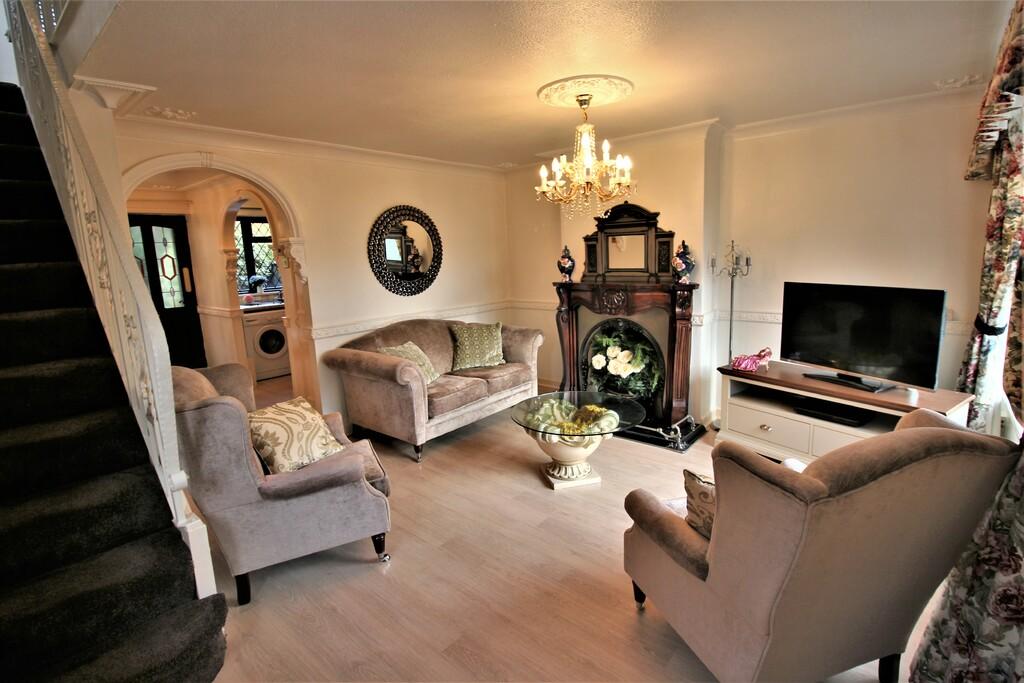 Harris Avenue, Davyhulme 3 bed semidetached house for sale £260,000