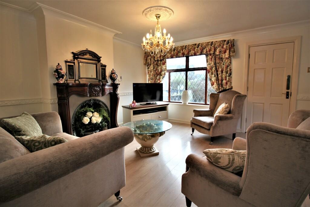 Harris Avenue, Davyhulme 3 bed semidetached house for sale £260,000